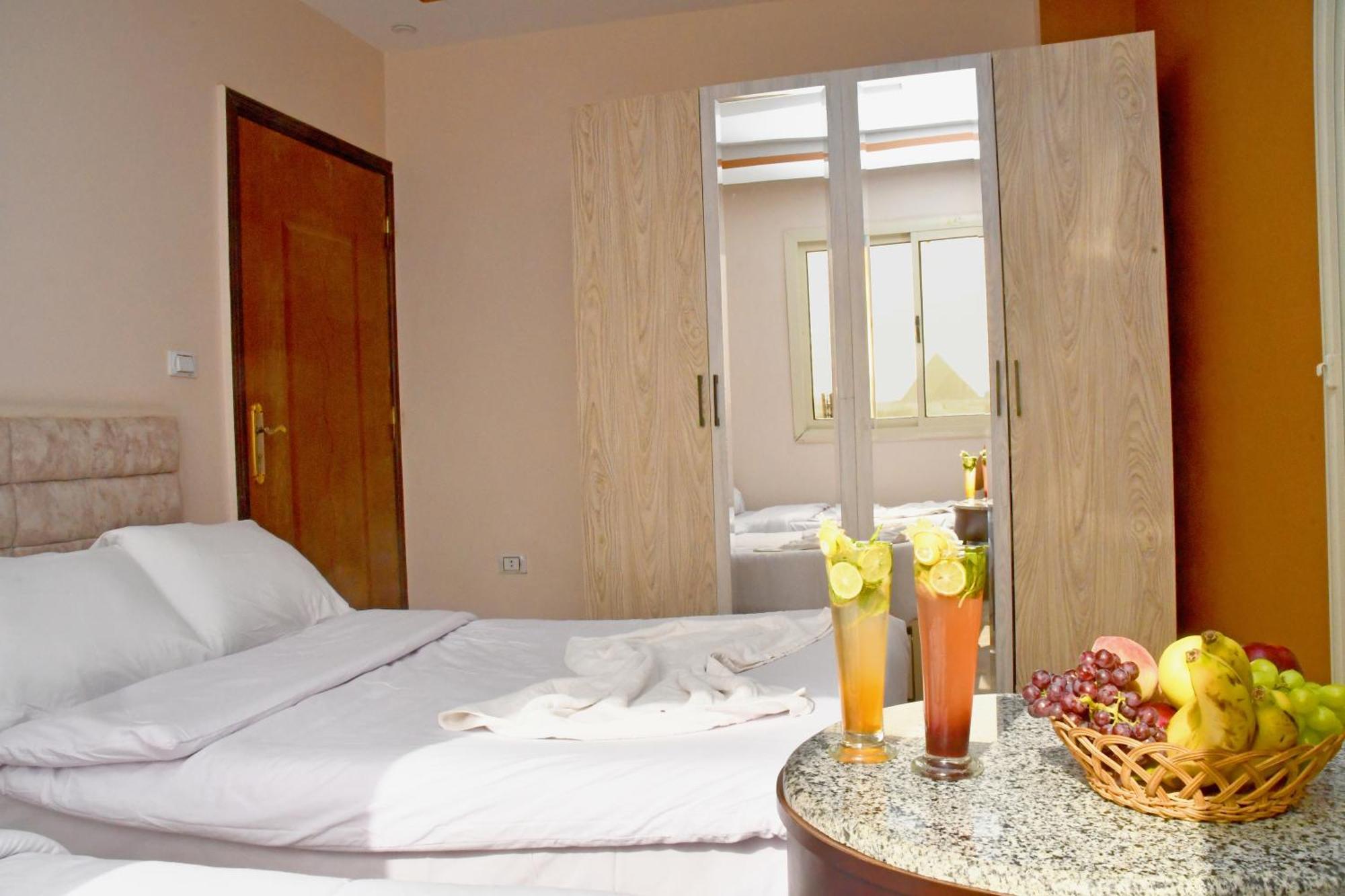 Nun Pyramids Hotel Kafrat al Jabal Bagian luar foto